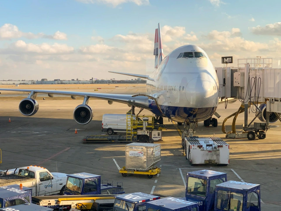Aereo cargo per spedizioni di merci pericolose IATA DGR